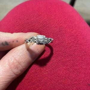 Beautiful 925 I-J color with I3 clairty 1/10 caret total diamonds